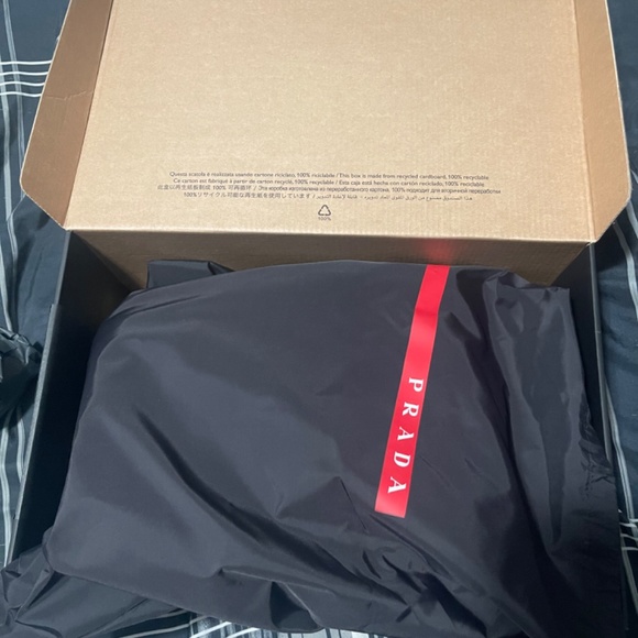 Prada - Picture 4 of 5